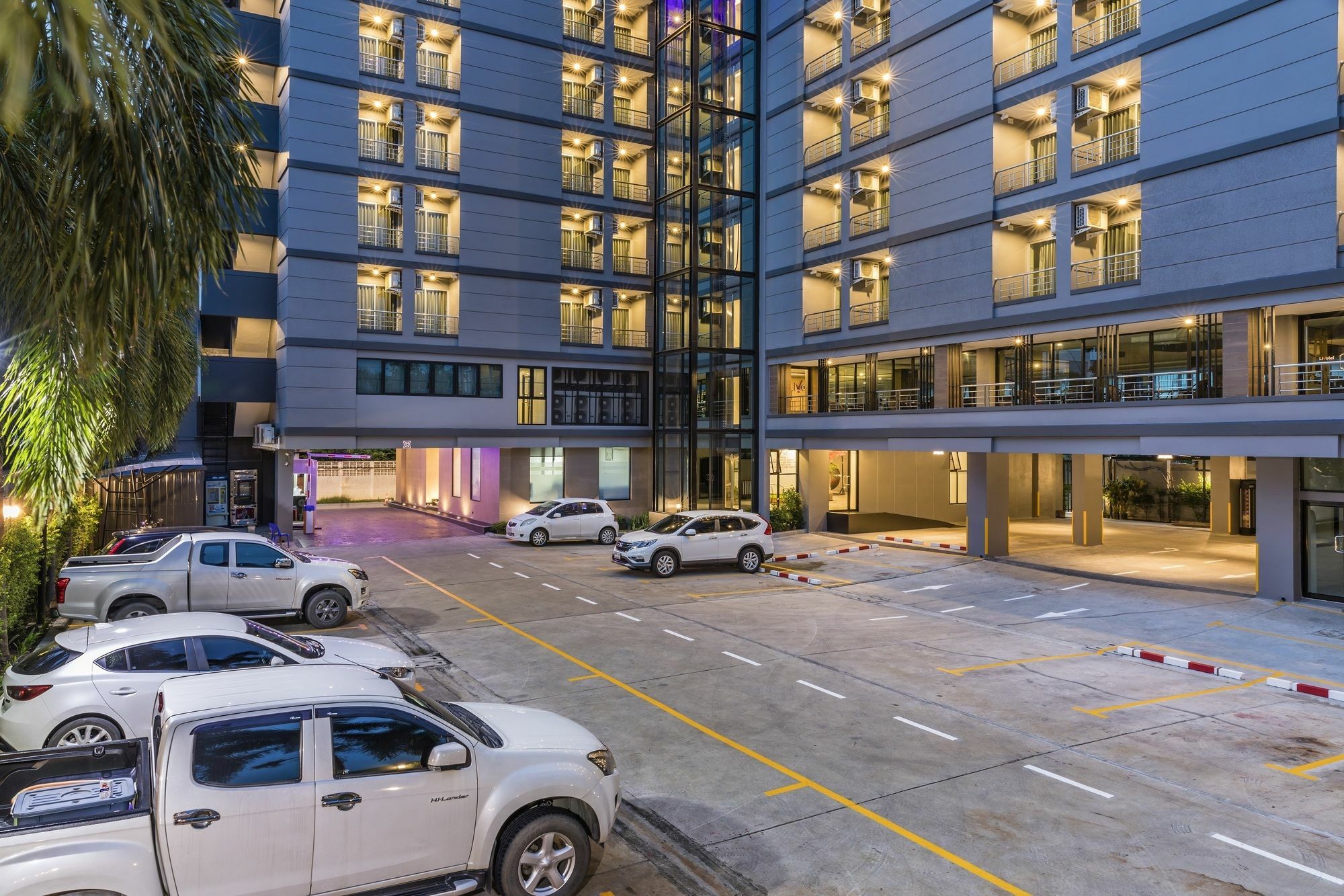 Livotel Hotel Hua Mak Бангкок Екстер'єр фото